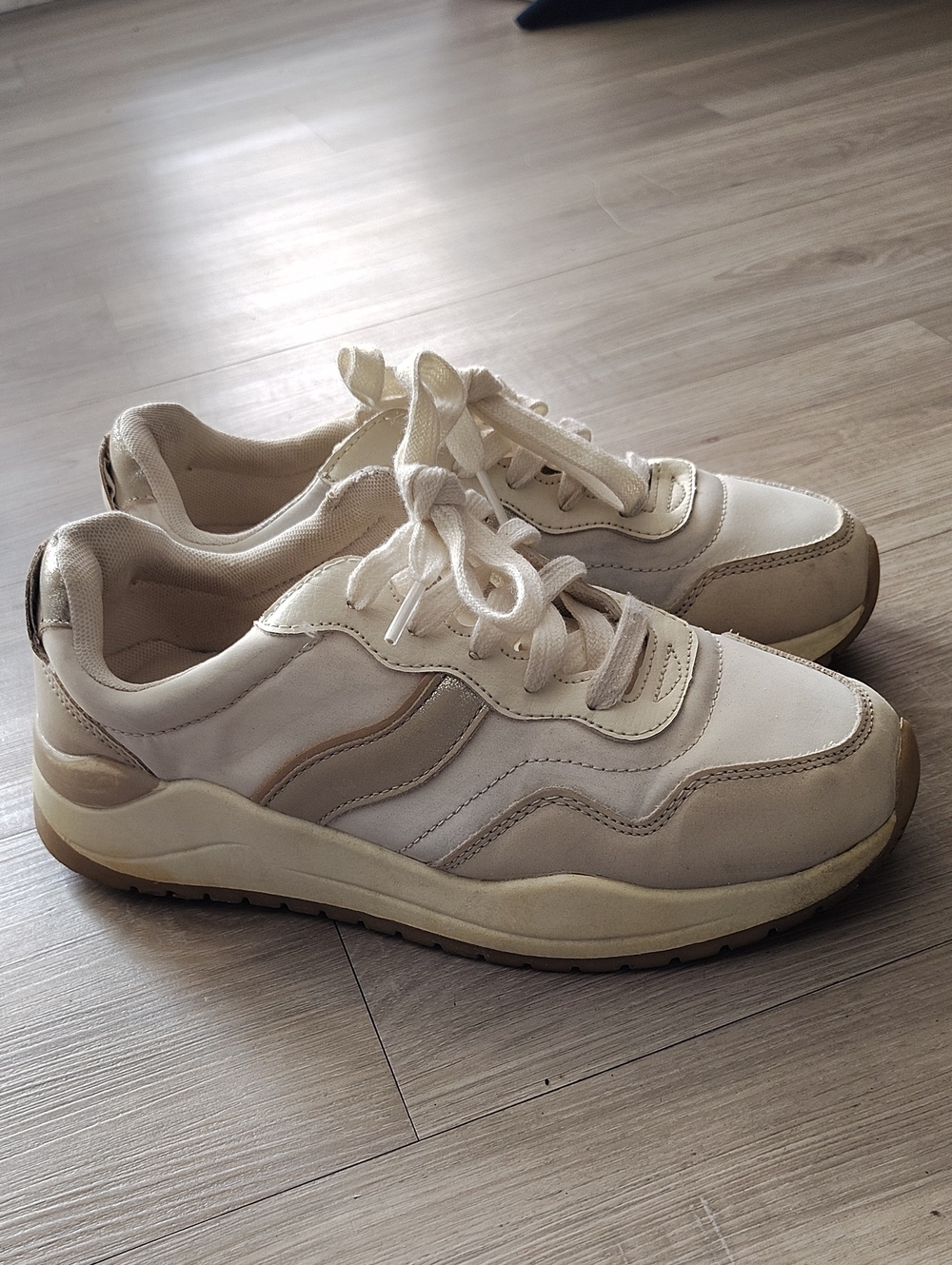 Chunky Jogger Cream Athletic Sneakers